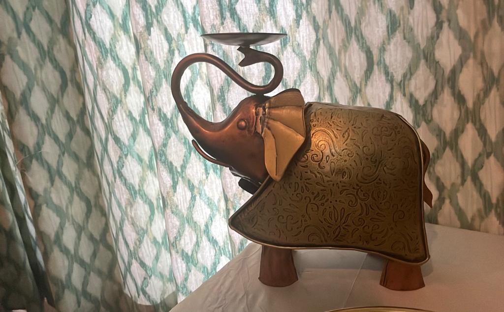 Elephant tealight